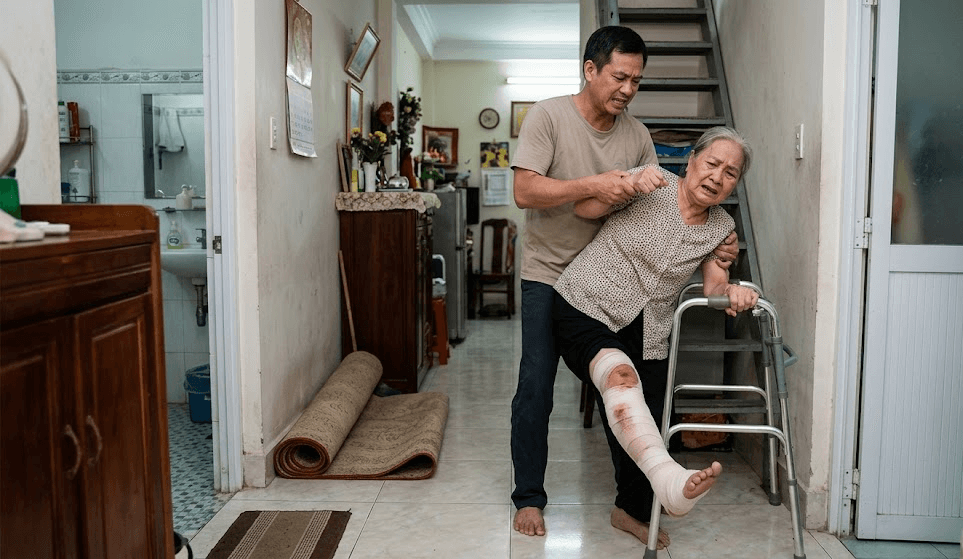 Chăm Sóc Người Mới Mổ Chân