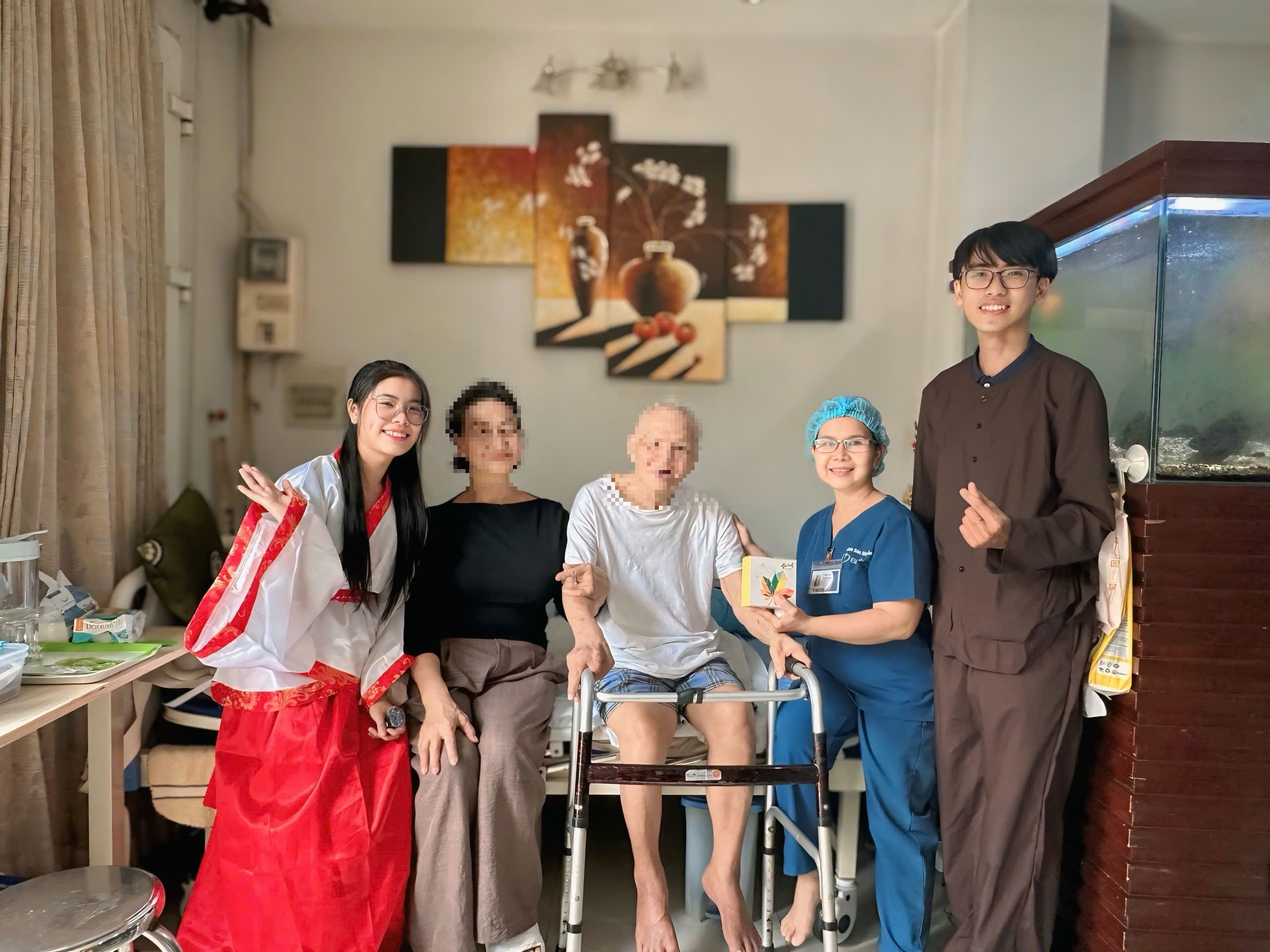 Elite Care đến nhà tổ chức Trung Thu cùng cụ Trần Tiển